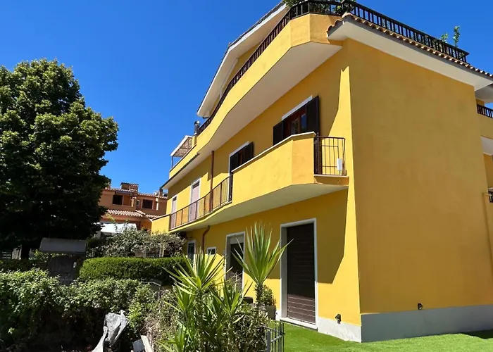Grande Su Due Livelli Con Terrazza Apartment Rom